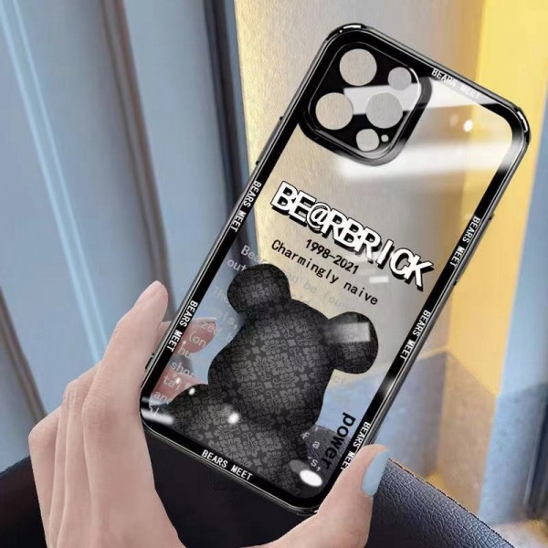 KAWS BE@RBRICK ブランド コラボ iphone 13 pro/13pro max/13miniケース クリア 背面ガラス カウズ 熊柄 モノグラム スマホケース ジャケット型 アイフォン13/12/11/x/8/7カバー ファッション メンズ レディーズ