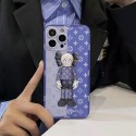 LV KAWS:HOLIDAY コラボ ブランド iphone 13/13 pro/13 pro max/13 miniケース インスタ風 カウズ ルイヴィトン ジャケット型 モノグラム柄 アイフォン13/12/11/x/8/7/6ケース ファッション セレブ 激安 かわいい メンズ レディーズ