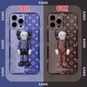 LV KAWS:HOLIDAY コラボ ブランド iphone 13/13 pro/13 pro max/13 miniケース インスタ風 カウズ ルイヴィトン ジャケット型 モノグラム柄 アイフォン13/12/11/x/8/7/6ケース ファッション セレブ 激安 かわいい メンズ レディーズ