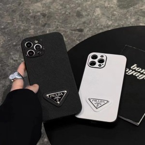 Prada プラダiphone 15 p...