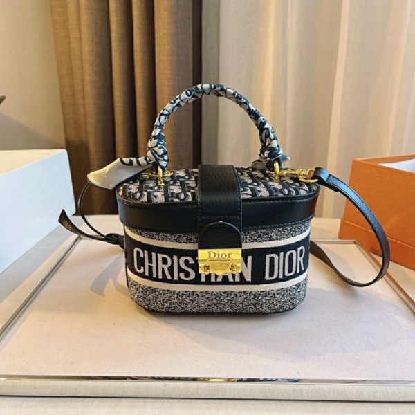 DIOR/ディオール ブランド 化粧ポーチ バケットバッグ 斜め掛け ショルダーバッグ レザー キャンバスプレゼント おしゃれ 小さめ 大人 レディース