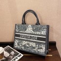 ディオール 2021ブックバッグ DIOR トートバッグ ハイブランド 花柄 Dior Book Tote キャンバス ハンドバッグ 布製 ショルダーバッグ 刺繍入り 激安 レディース