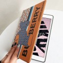 BURBERRY/バーバリー ブランド ipad mini 6/9/pro 2020/2021ケース モノグラム ペンシル収納可能 アイポッド ミニ 6/カバー 手帳型 第 9/8/7世代 キャラクター熊風 ipad air4/3/2カバー 全機種対応 スタンド付き 潮流 芸能人愛用 メンズ レディーズ 