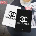 CHANEL ブランド iPad 10/Pro 2022/Air 5/Mini 6/9ケース お洒落 モノグラム アイポッド10/プロ2022/エアー5/ミニ 6/9カバー 手帳型 第 9/8/7世代 シャネル ipad pro 2021/air4/3/2カバー スタンド付き 芸能人愛用 黒白色 メンズ レディーズ 