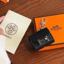 Hermes エルメス ブランド Airpods Pro 2/3/Pro/2/1ケース オシャレ レザー製 バック型 カラビナ付き モノグラム 紛失防止 エアーポッズ3/プロ2ケース 第1/2/3世代 収納可能 保護性 ファッション メンズ レディーズ