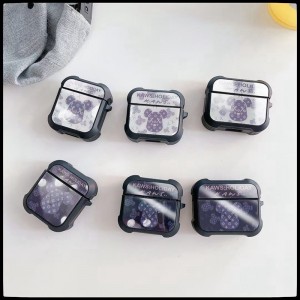 KAWS:Holiday カウズ ルイヴ...