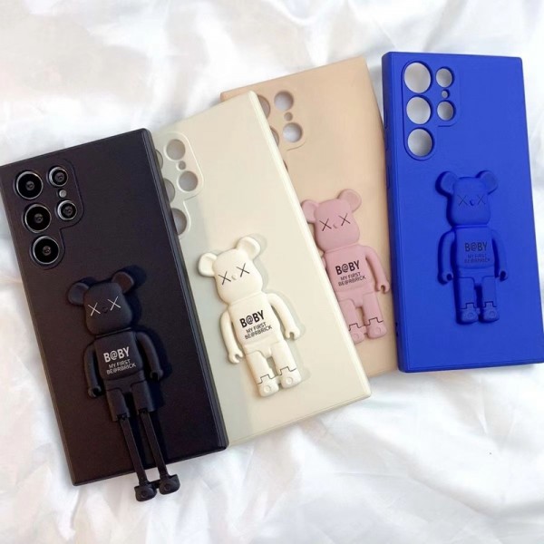 Kaws カウズ Be@rbrick ベアブリック ブランド Galaxy S23/S23 Plus/S23 Ultraケース 激安 スタンド機能 熊柄 モノグラム iPhone 14/14 Pro/14 Pro Max/13/12/11スマホケース tpu ジャケット型 ギャラクシーs23/s23プラス/s23ウルトラ/S22/S21/S20/S10/Note20/Note10カバー 芸能人愛用 メンズ レディース