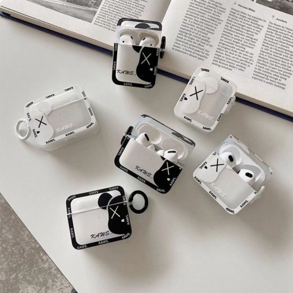 KAWS/カウズ ブランド Airpods Pro2/3/Pro/2/1ケース オシャレ クリアケース 熊頭柄 モノグラム カラビナ付き 保護性 第1/2/3世代 黒白色 エアーポッズ3/プロ2/2/1カバー 紛失防止 大人気 メンズ レディーズ