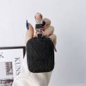 LV/ルイヴィトン ブランド Airpods pro2/3/pro/2/1ケース オシャレ レザー カラビナ付き 第1/2/3世代 バッグ風 保護性 収納 エアーポッズ プロ2/3ケース 紛失防止 軽量 携帯便利 メンズ レディース