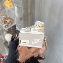 NIKE ブランド AirPods 3/2/1/Pro2ケース おしゃれ スポーツ靴 ナイキ 個性風 紛失防止 第1/2/3世代 カラビナ付 エアーポッズ1/2/3/プロ2カバー シリコンケース 収納便利 保護 メンズ レディース