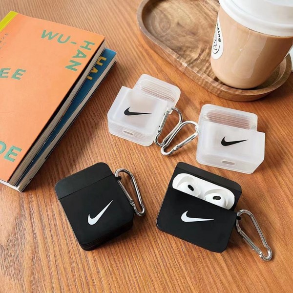 NIKE/ナイキ ブランド Airpods 3/pro2/2/1ケース おしゃれ クリアケース モノグラム 第1/2/3世代 保護性 カラビナ付き 黒白色 エアーポッズ3/プロ2/プロ/2/1カバー 紛失防止 大人気 メンズ レディーズ