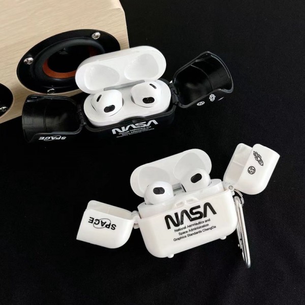 NASA ブランド AirPods Pro2/3/Pro/2/1ケース 個性 モノグラム Space 太空 紛失防止 カラビナ付き エアーポッズ プロ2/1/2/3/カバー 第1/2/3世代 収納便利 保護性 潮流 軽量 ファッション メンズ レディース