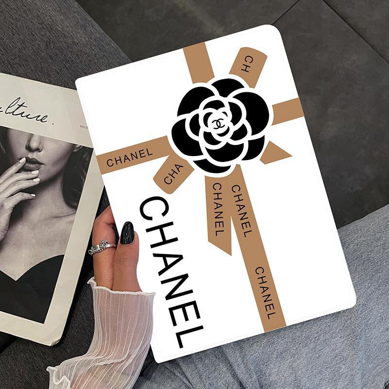 シャネル Chanel ブランド アイパッドmini 6/9ケースお洒落 花 スタンド 革 リボン 手帳型 全面保護 モデル 男女